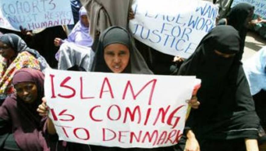 Κρυφή κάμερα κατέγραψε Ιμάμη στη Δανία:  “Στόχος μας είναι η κατάκτηση της Ευρώπης μέσω των λαθρομεταναστών” [βίντεο]